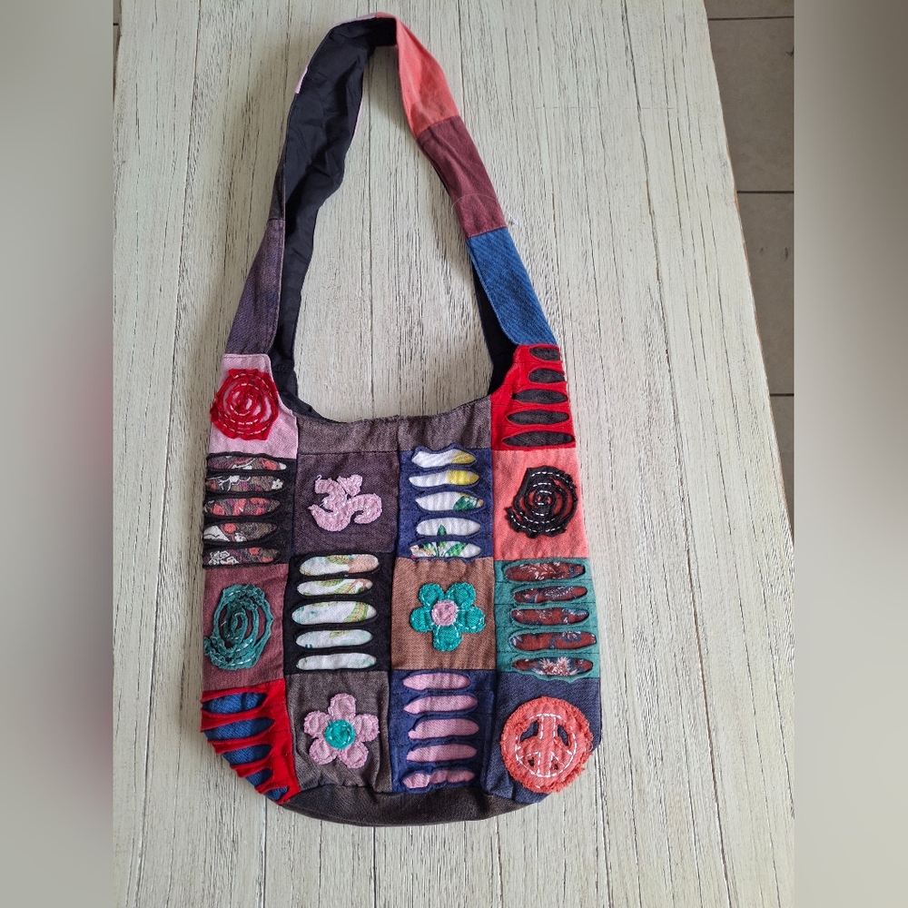 💋Patchwork Crossbody Hobo Bag with Embroidered Flowers NEW💋